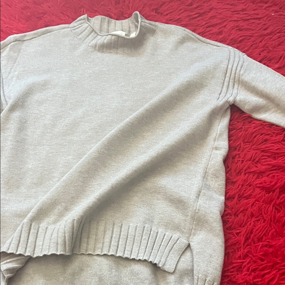 Cyrus Light Gray Ribbed Knit Top - Picture 3 of 3